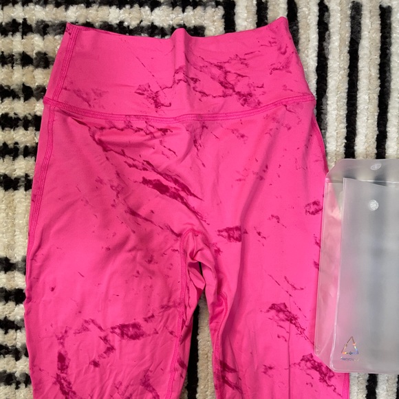Bombshell Sportswear for marble leggings in cotton candy skies size LARGE NWOT - Picture 2 of 9
